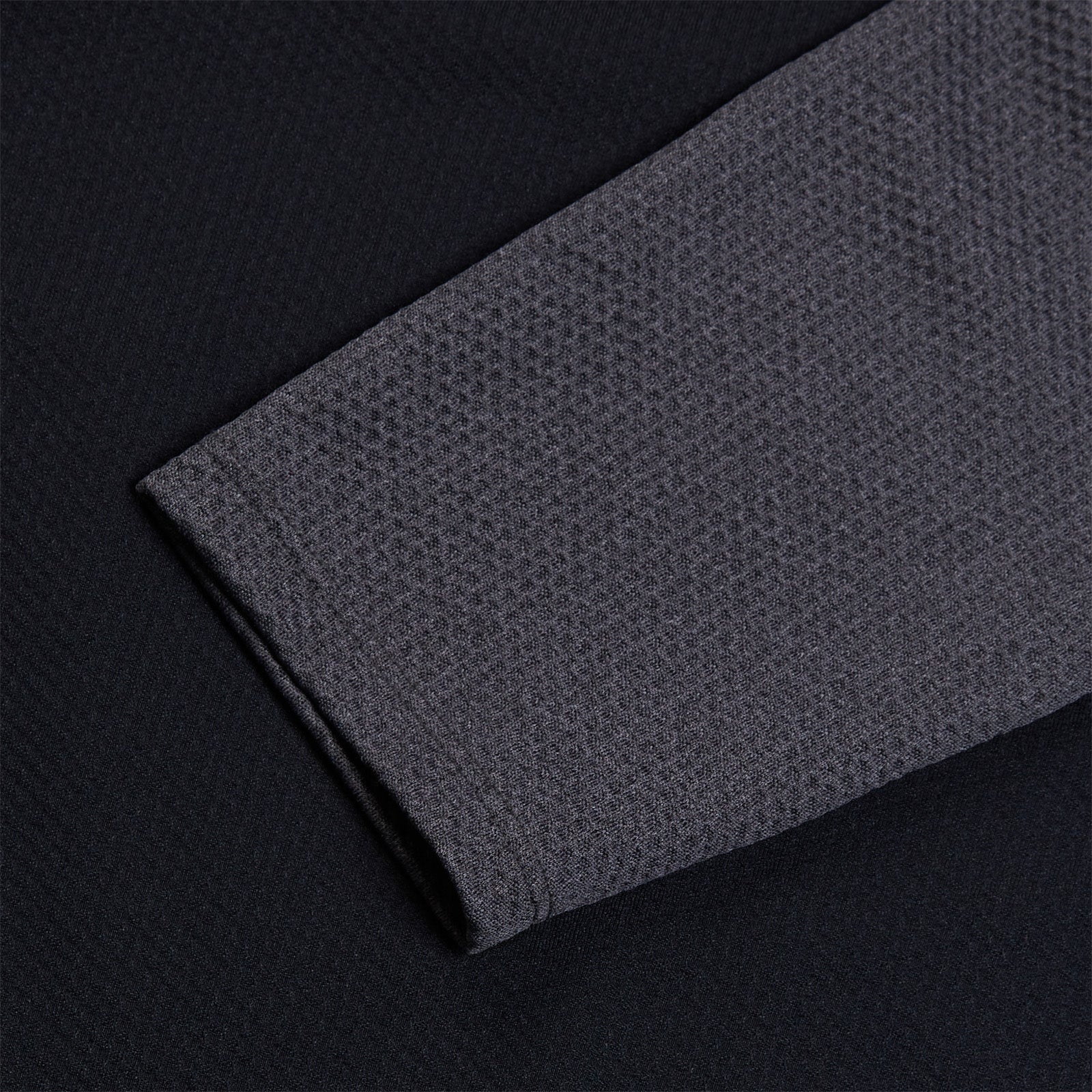 Canterbury Mens Elite First Layer Black, ribbed sleeve view